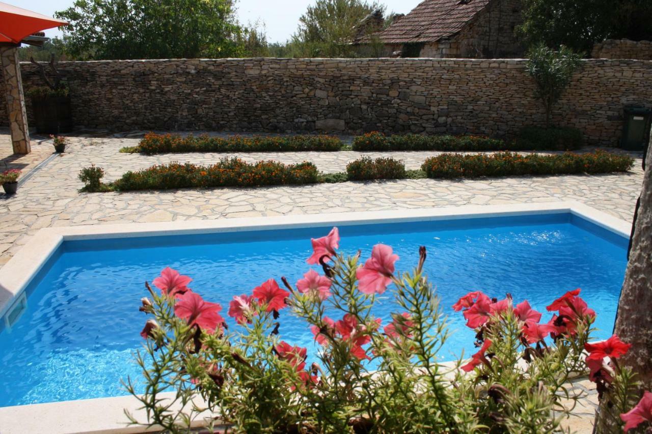 Rural House Gluic Villa Bogatic Bagian luar foto