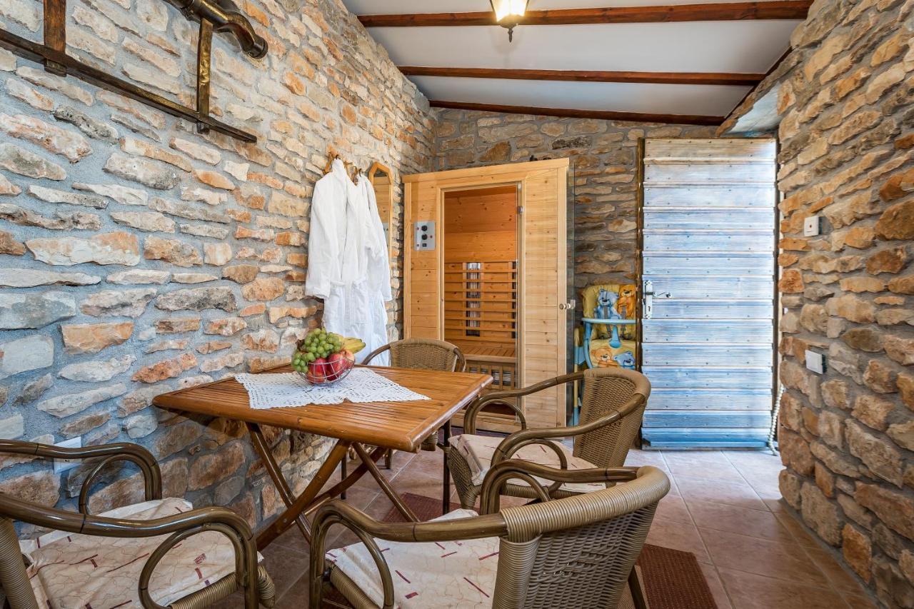 Rural House Gluic Villa Bogatic Bagian luar foto