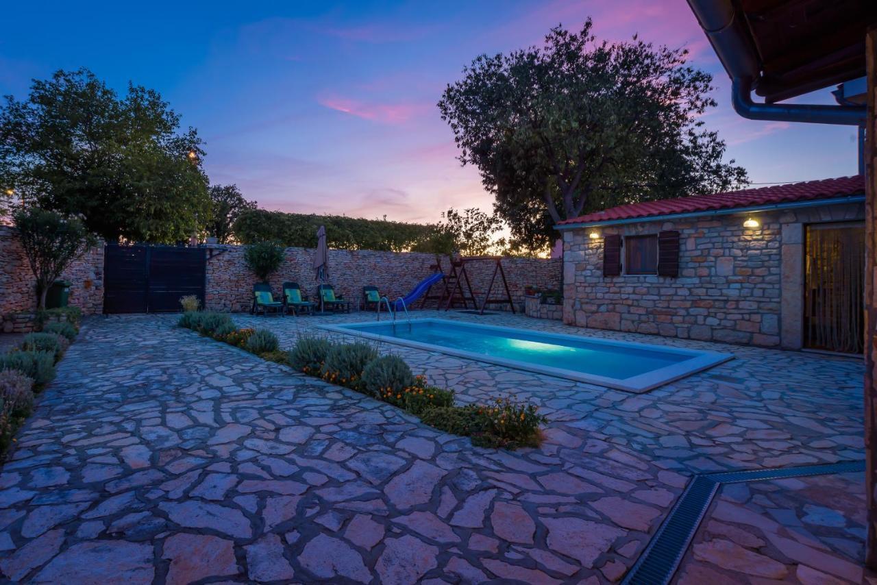 Rural House Gluic Villa Bogatic Bagian luar foto